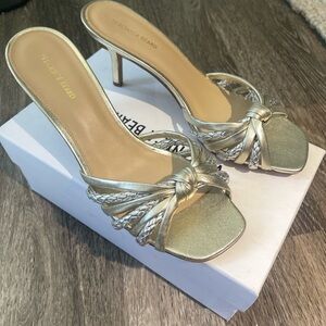 Veronica Beard two-tone metallic sandals size 9
